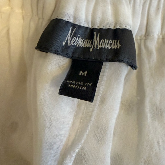 Neiman Marcus White Off-Shoulder Lace Top - Picture 7 of 8